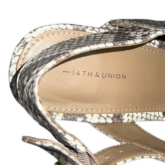 14th and Union Size 9 Reptile Snakeskin Embossed Preppy Minimal Wood Wedge Heels - Picture 4 of 7